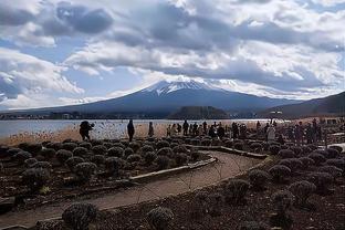 西媒：德容对巴萨现状感到失望，若能加盟欧冠夺冠热门他愿意离开